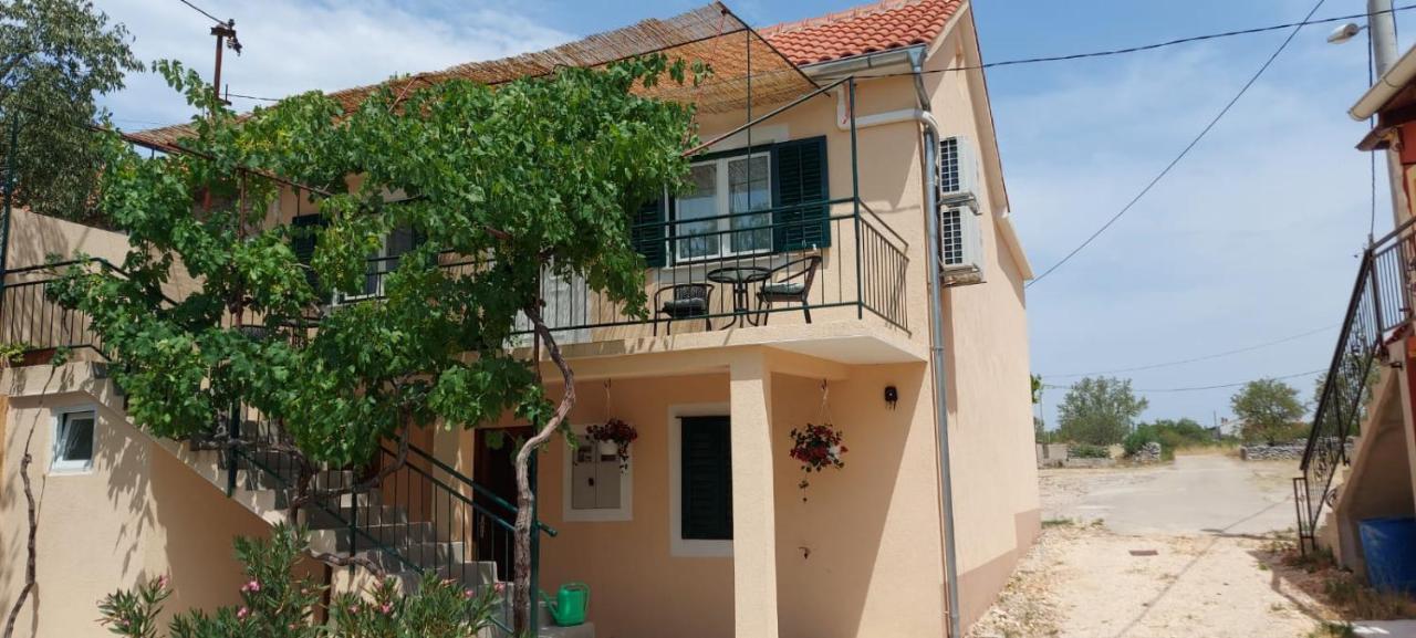 Apartments Lucky Lozovac Exterior photo